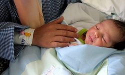 نوزاد عجول لرستانی قبل از رسیدن اورژانس بر بالین مادر متولد شد